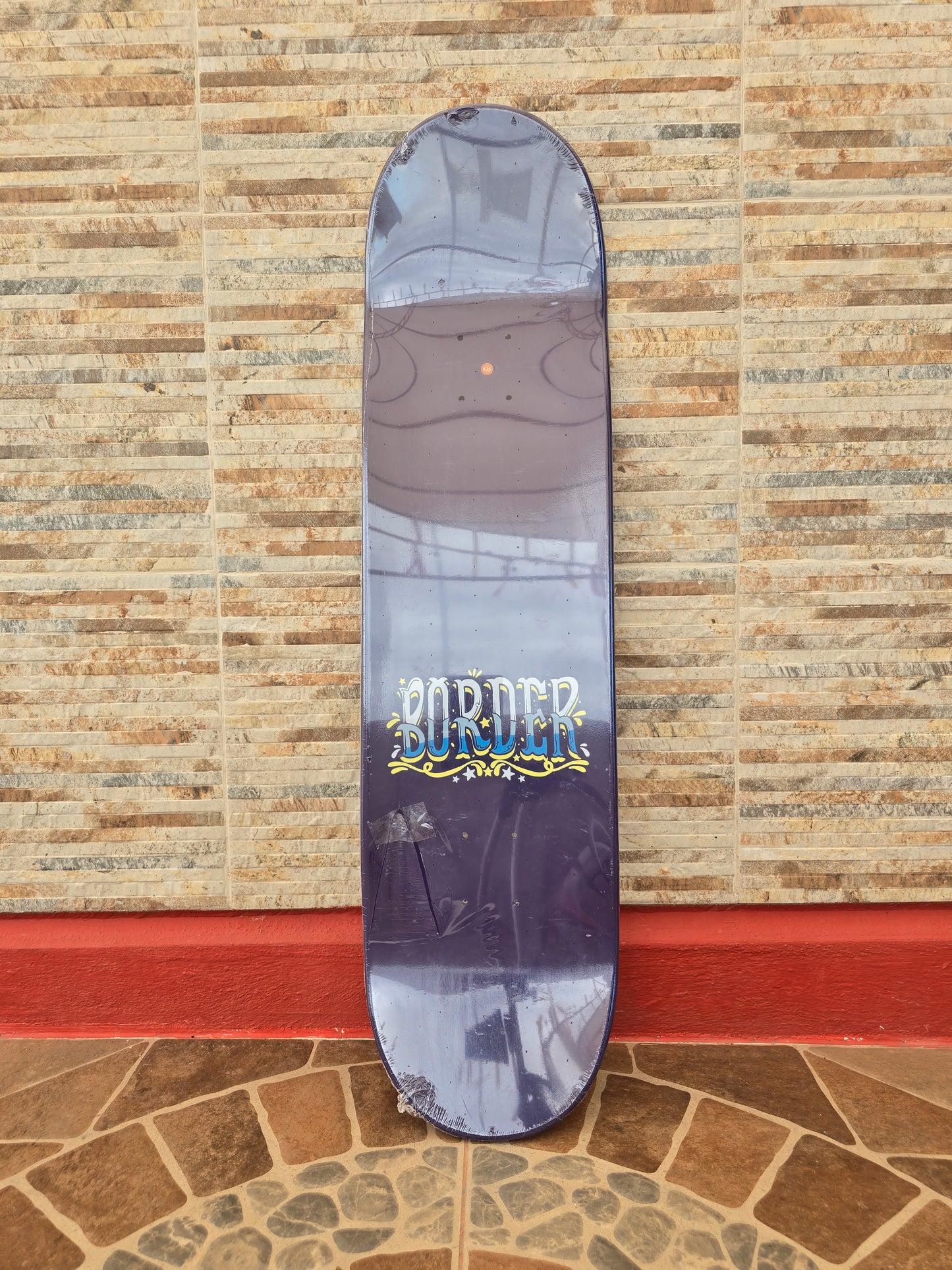 Tabla Skate Border Skateboards Nave de los Monstruos V1 8.25