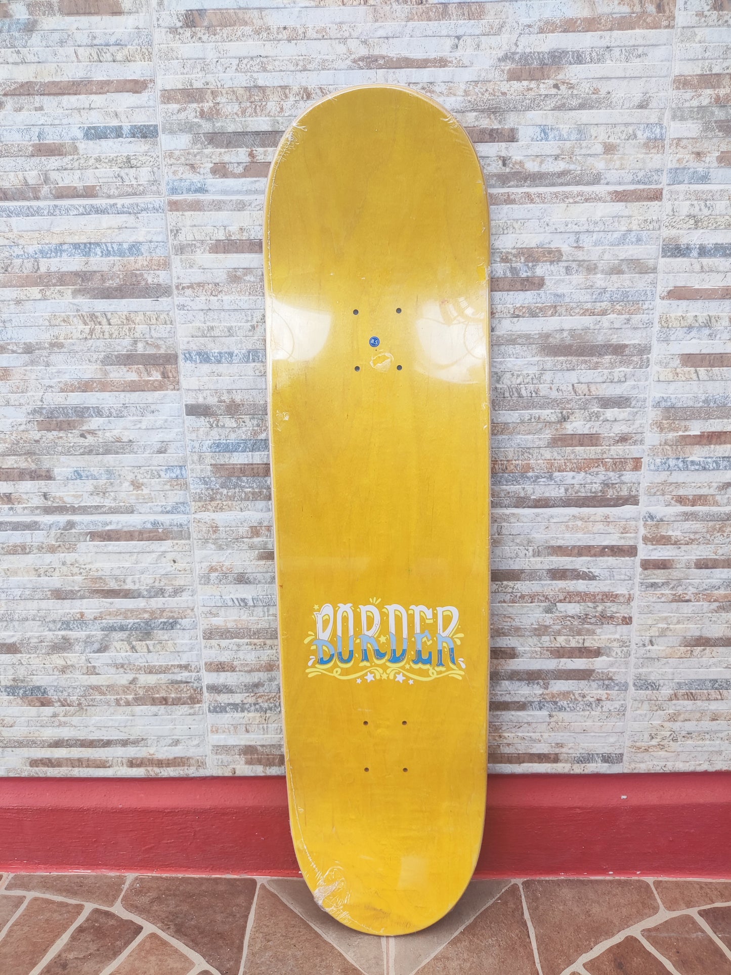 Tabla de Skate Border Skateboards Malteada Foil Roja 8.5