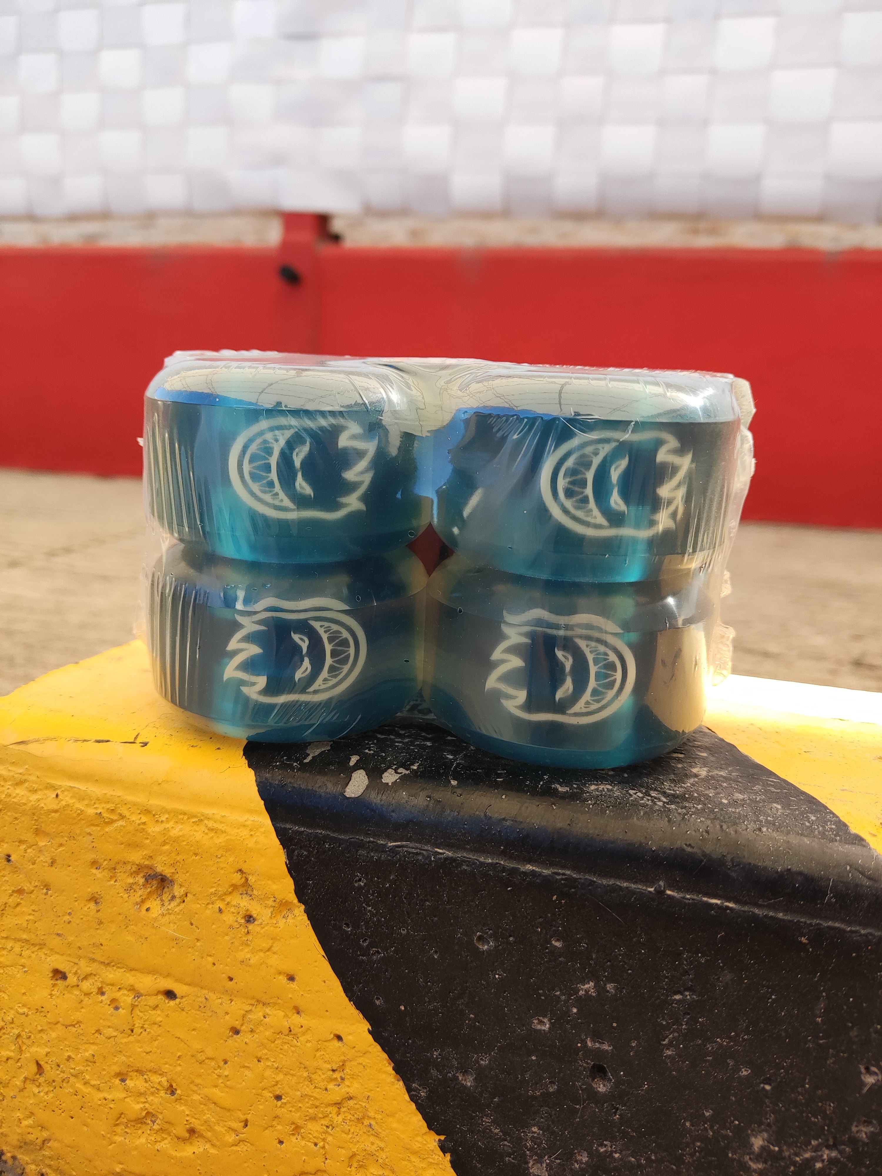 Llantas Spitfire 90D Sapphire Clear Blue 56mm – Perro Loco Skate