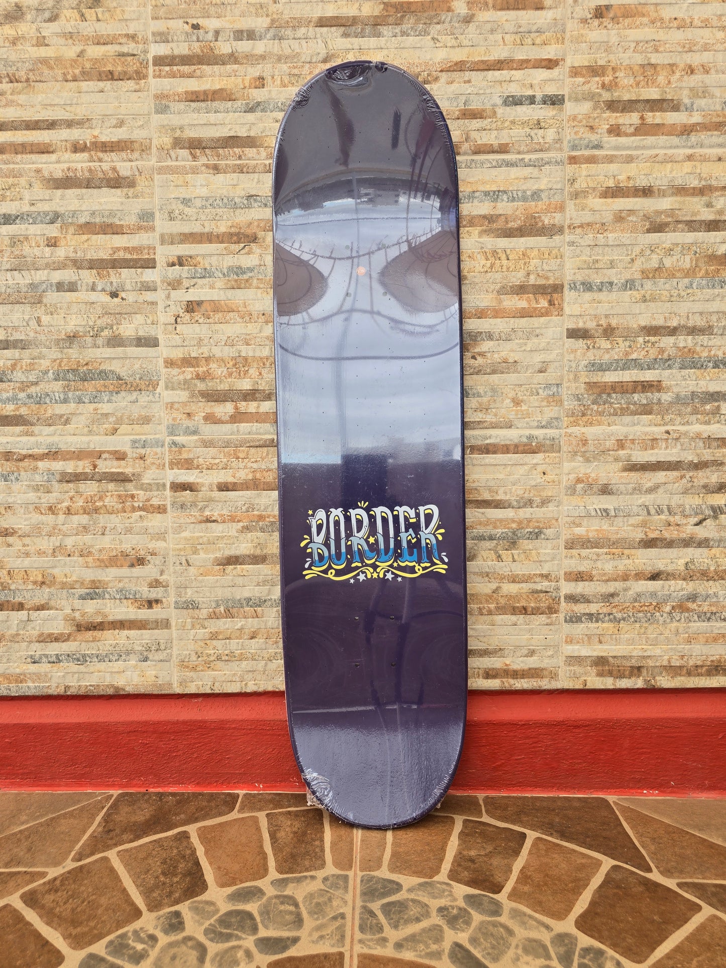 Tabla Skate Border Skateboards Nave de los Monstruos V2 8.25