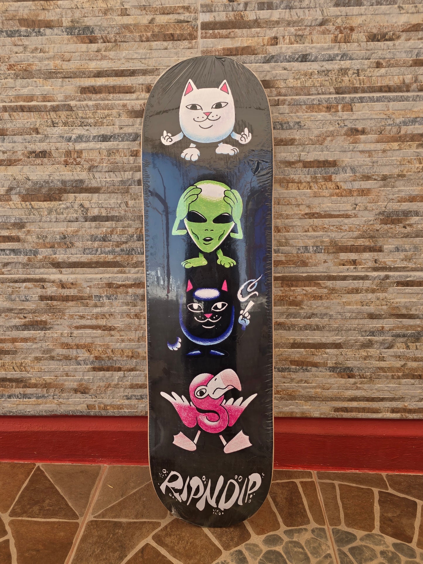 Tabla Skateboard Ripndip Bestie Gang 8.25