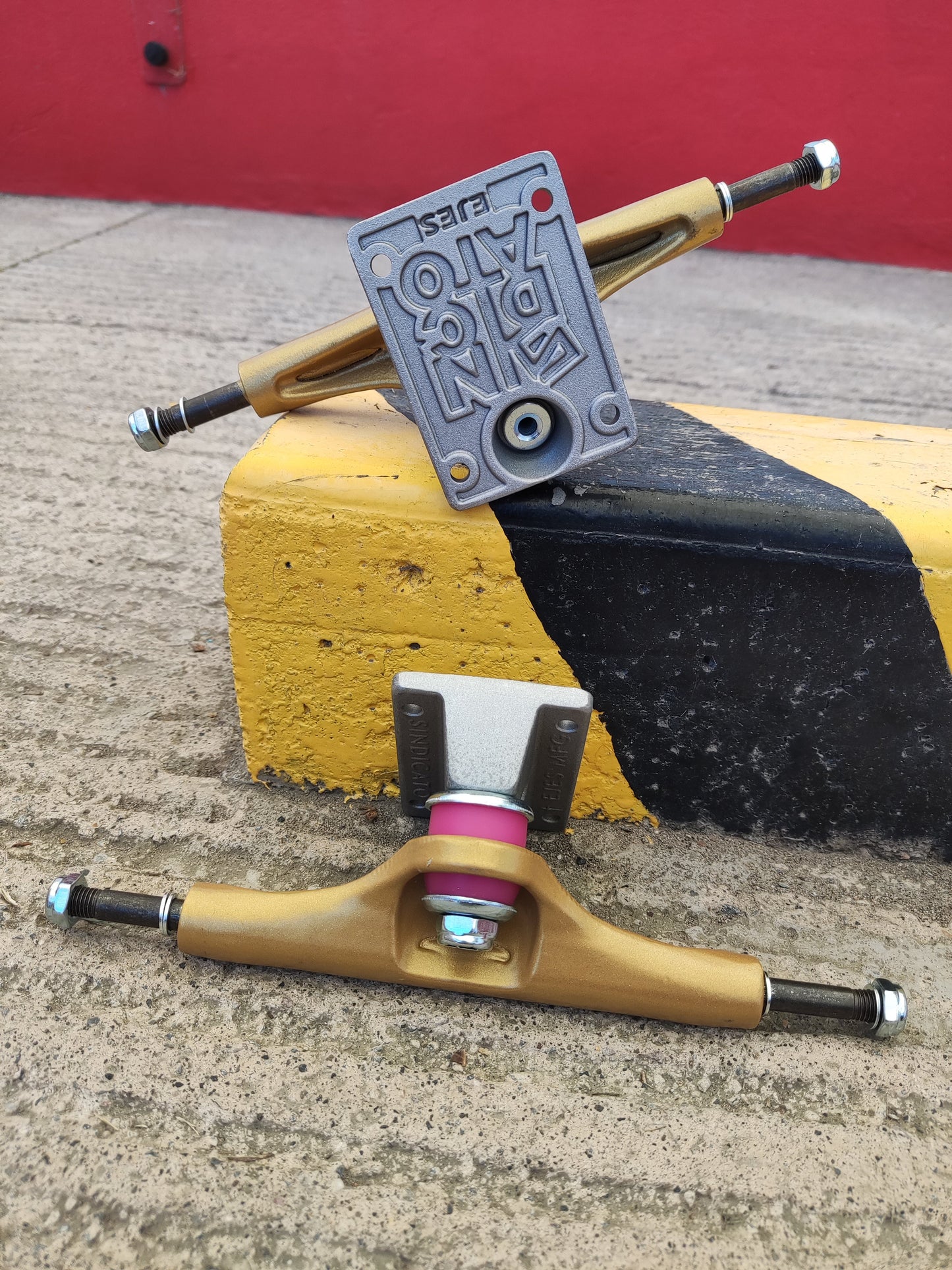 Trucks Sindicato  MS2 /FULL HOLLOWS Gold 147mm