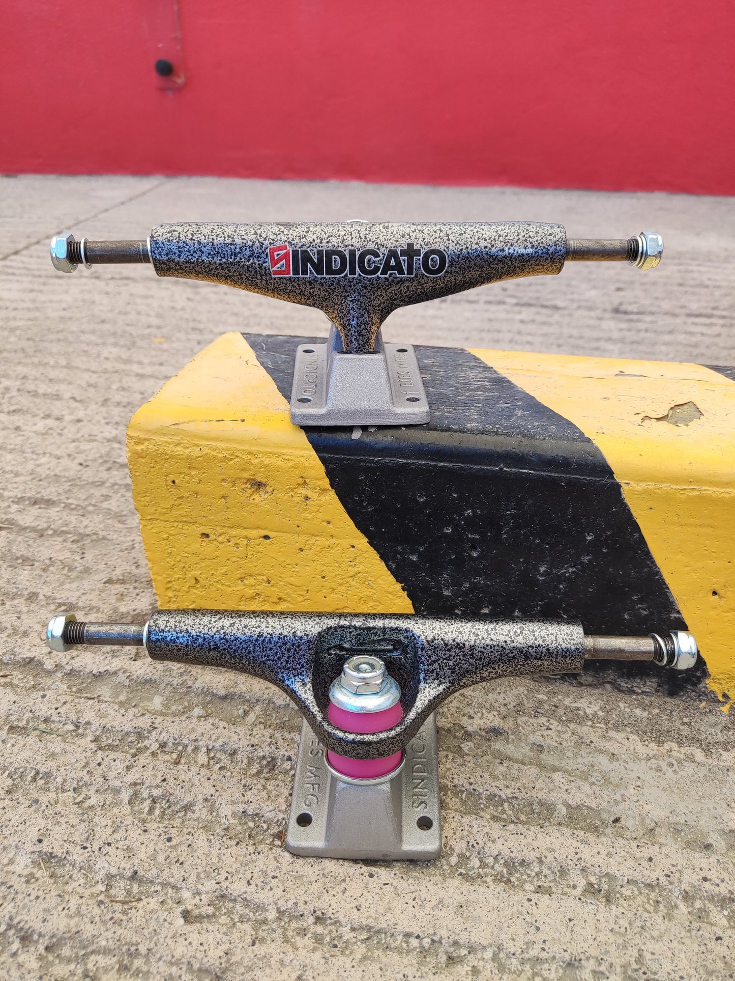 Trucks Sindicato MS2 /Font Industrial Paint Solido 147mm